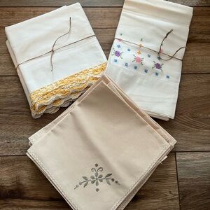 Vintage Linens Pillowcases and Set of 8 napkins